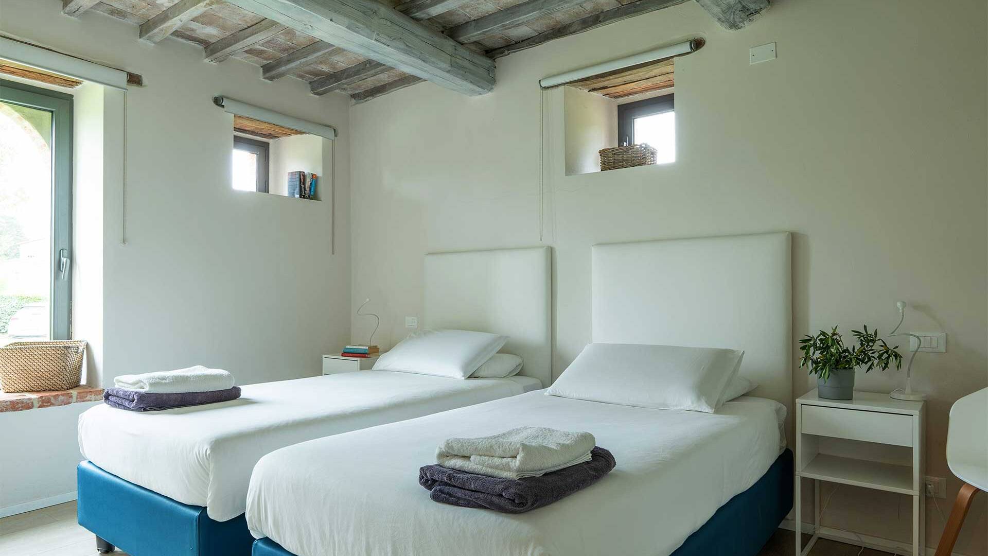 twin bedroom